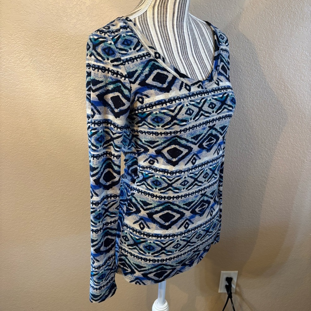Rue21 Top Medium Geometric Blue Tan Cream Tribal Long Sleeve VNeck Soft Stretch - Picture 5 of 13